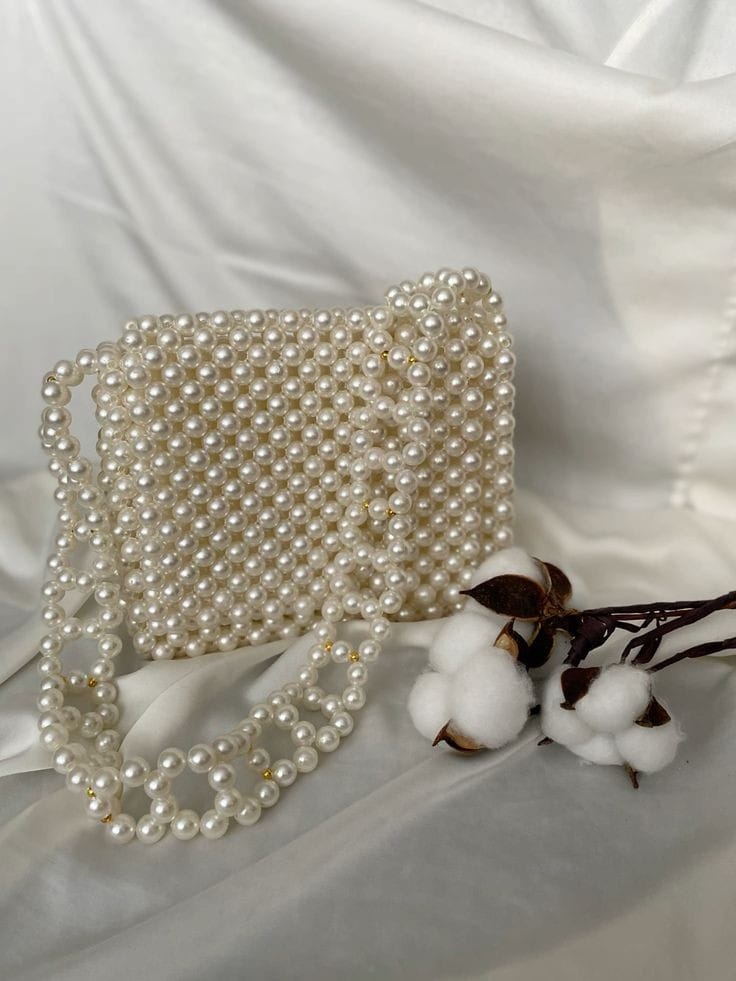 Z: Pearl Beaded Handbag