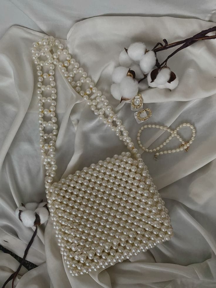 Z: Pearl Beaded Handbag